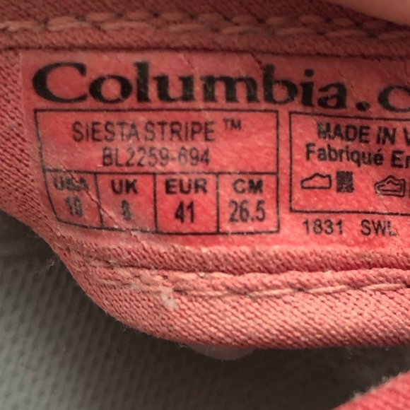 Columbia Y2K Siesta Stripe Techlite gray flip flops with coral and white strap - Picture 2 of 8